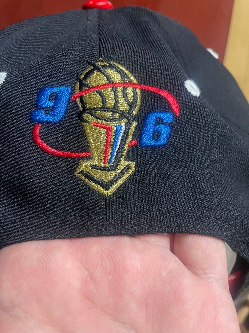 シカゴブルズ 1996チャンピオンキャップ - メルカリ