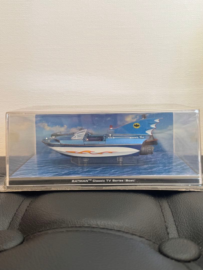 レーシングカー　バットマンクラシック 原野に放置されていた1963年の「バットモービル」がクラシックで美しい