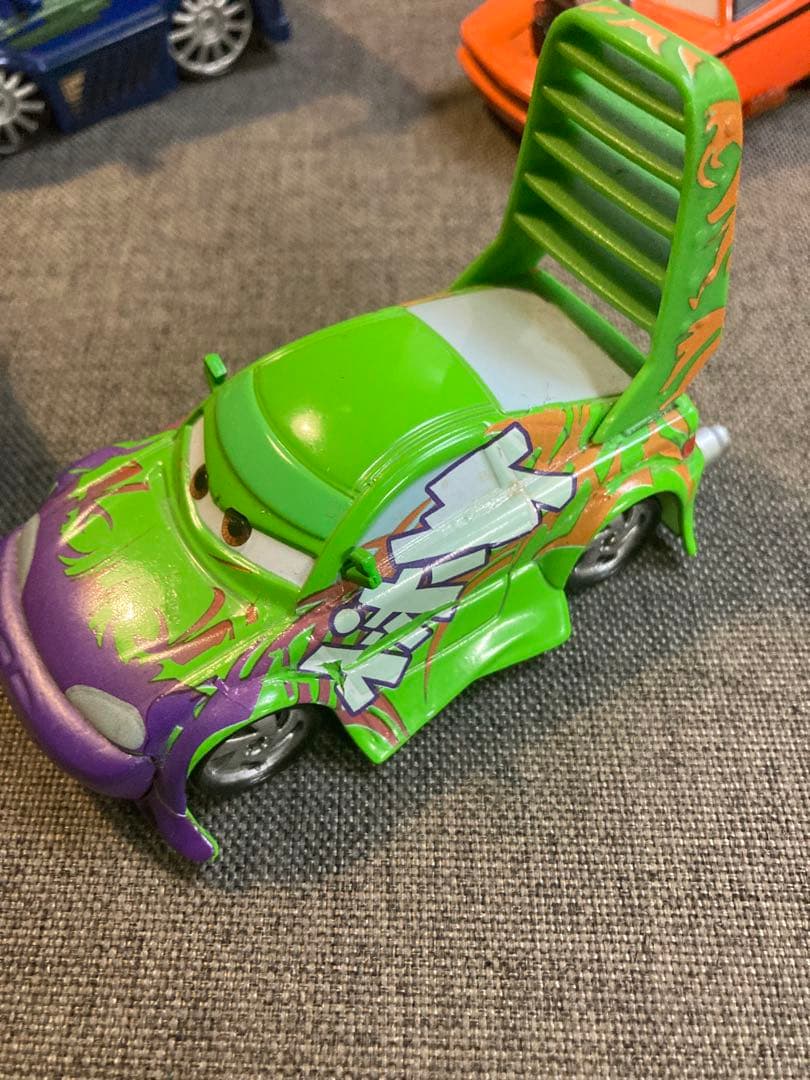 m*a様 カーズ ミニカー 暴走族 ライト ディズニーストア - メルカリ