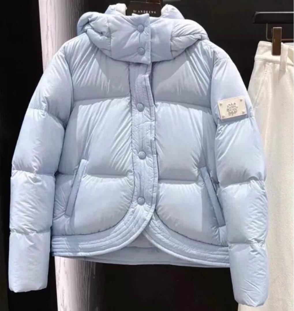 セントアンドリュースホワイトダウンジャケット フード付き