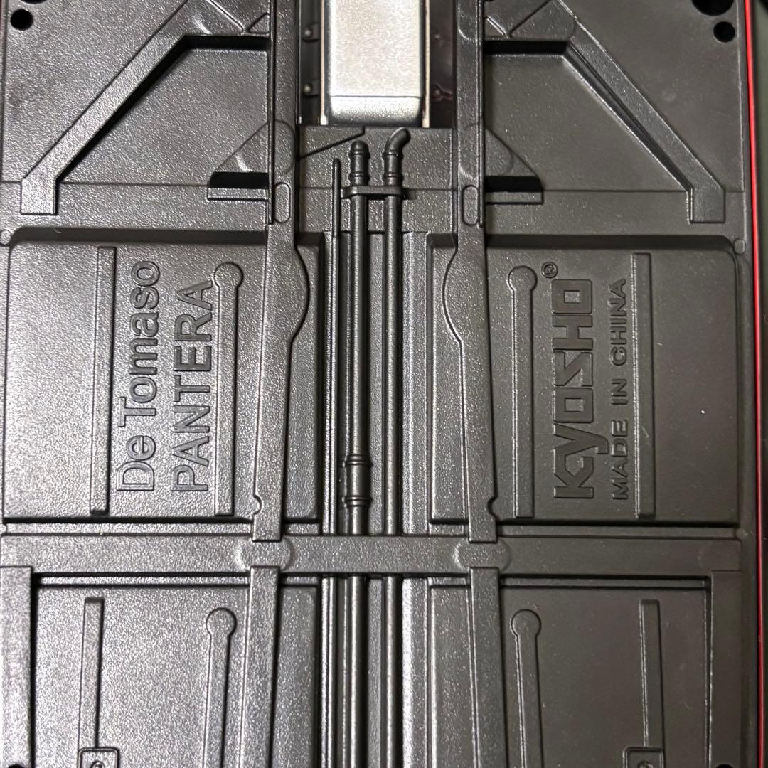 京商1/18 De・Tomaso PANTERA