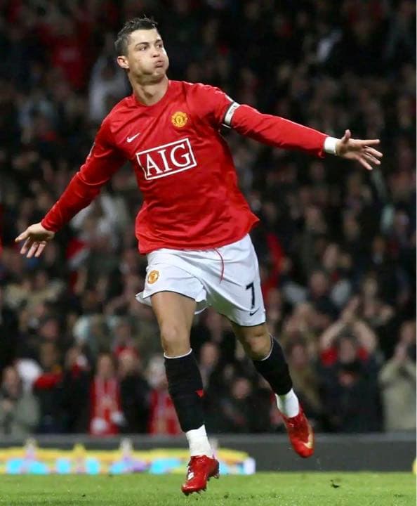 ナイキ マーキュリアル ヴェイパー4 SG 赤 ロナウド レア スパイク