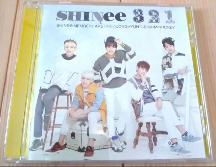 SHINee CD＆DVD＆写真 まとめ売り - メルカリ