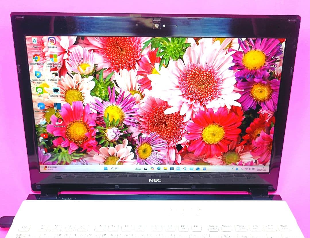 SSD480✨7世代✨8GB✨ブルーレイ✨オフィス✨カメラ付白ノートパソコン