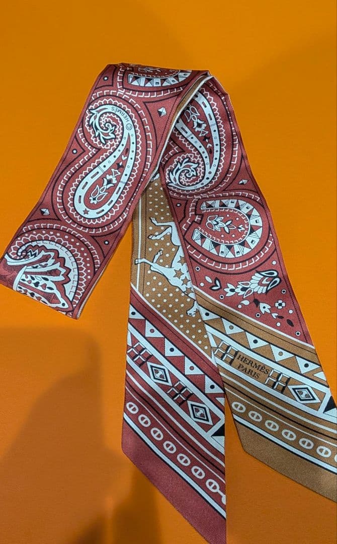 エルメス ツイリー 2026春夏新作 シュヴァル・ドゥ・クール・バンダナ