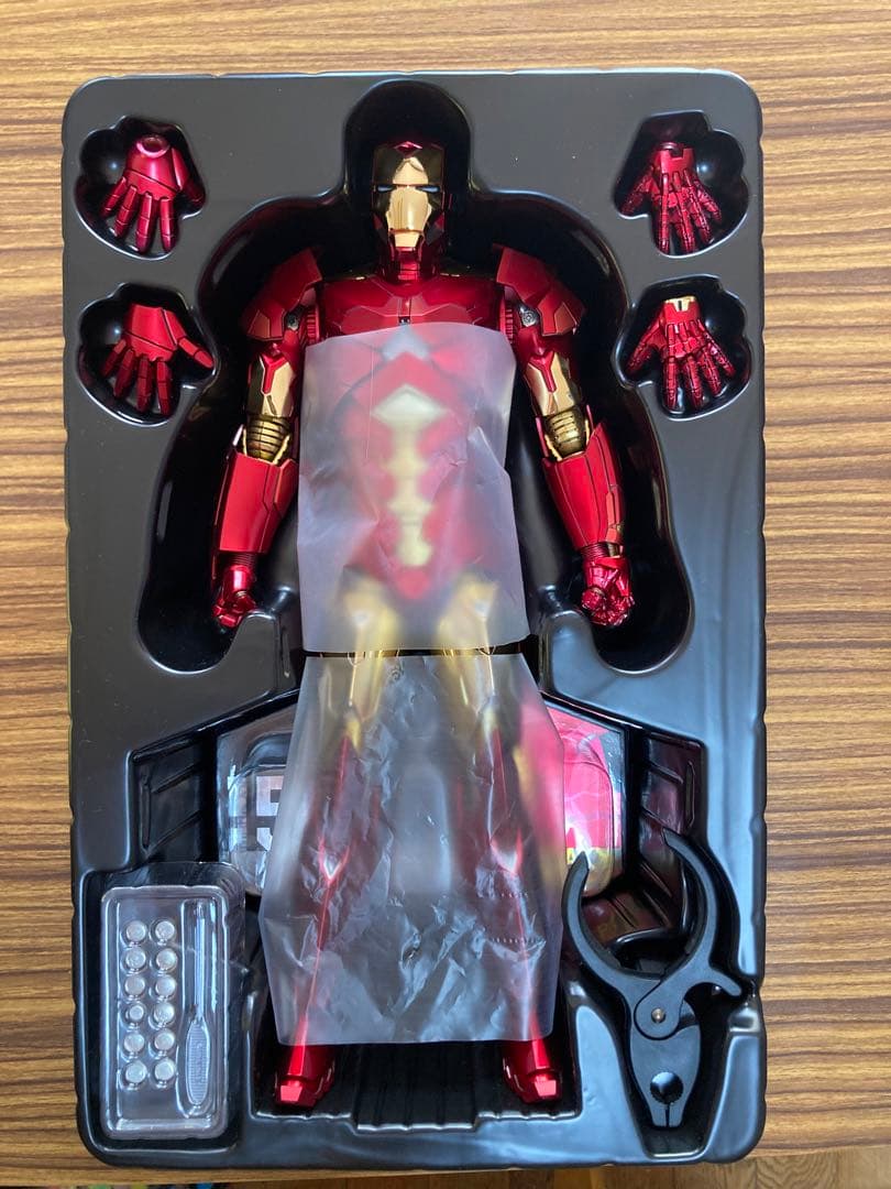 【ホットトイズ】アイアンマンマーク15スニーキー　レトロアーマー版