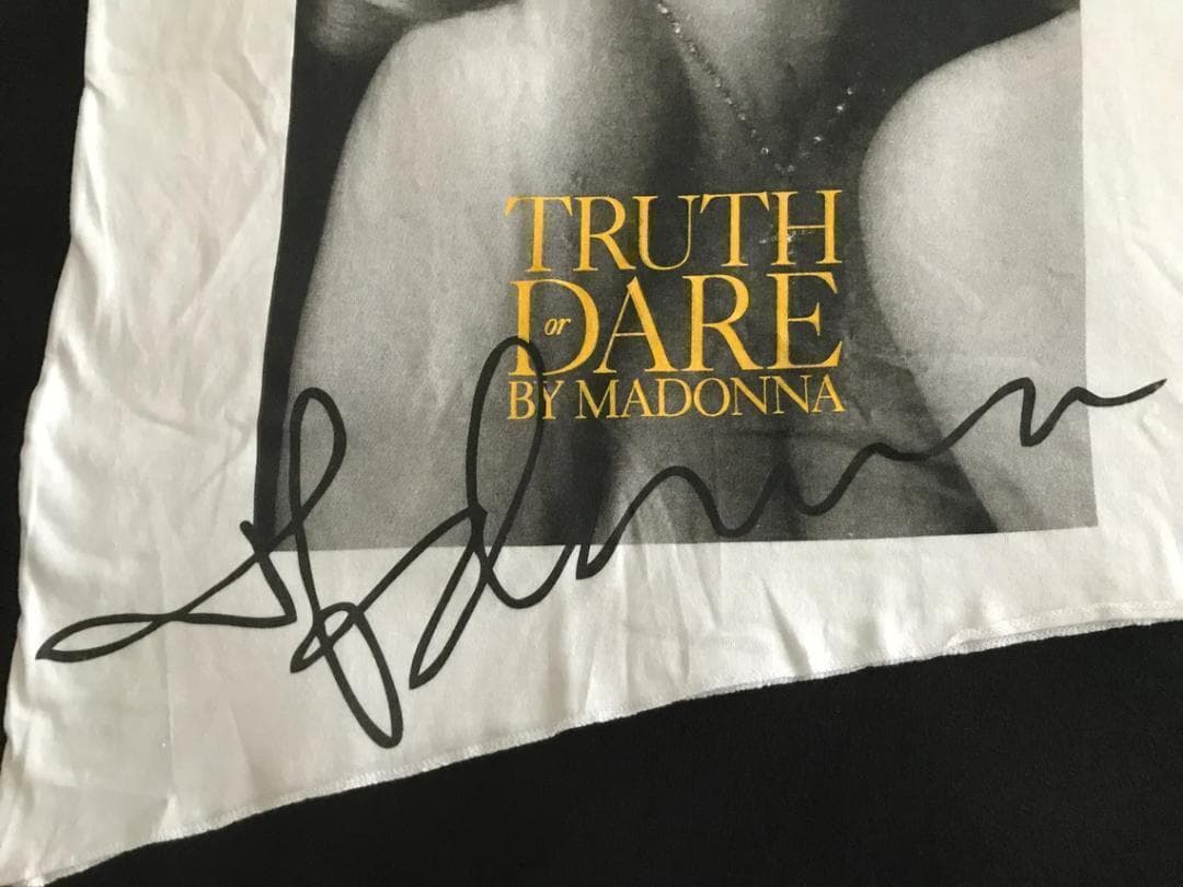 未開封新品　マドンナ　TRUTH OR DARE - NAKED　貴重 Tシャツ