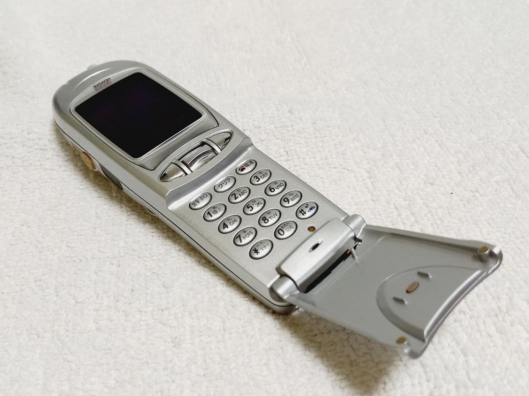 NTT ドコモ デジタルムーバ D502i ② 携帯電話 ガラケー モックアップ