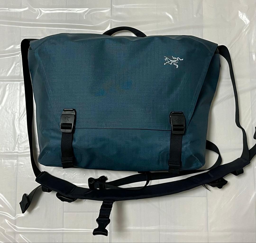 【ネイビー】ARC'TERYX Granville 10 Courier Bag Granville 10 Courier Bag | Arc'teryx United States