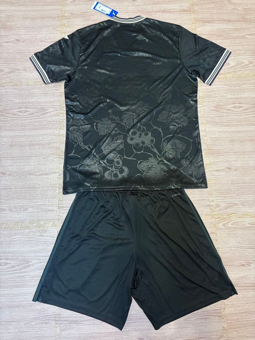 ユベントス 25/26 スポンサー入り 3rd ユニフォーム Adidas - メルカリ