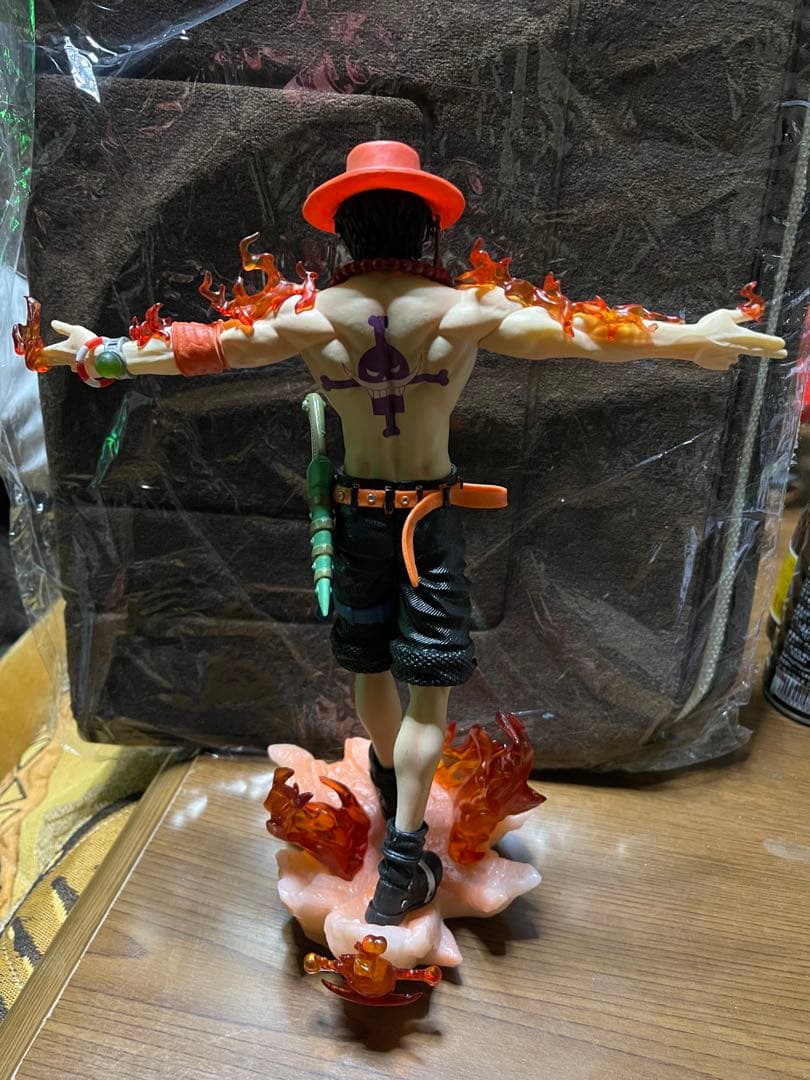 ワンピース エース フィギュア