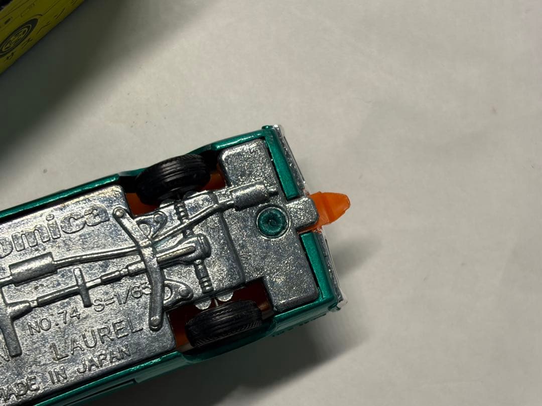 トミカ 黒箱 ニッサン ローレル 2000SGX 小田急特注 当時物 日本製