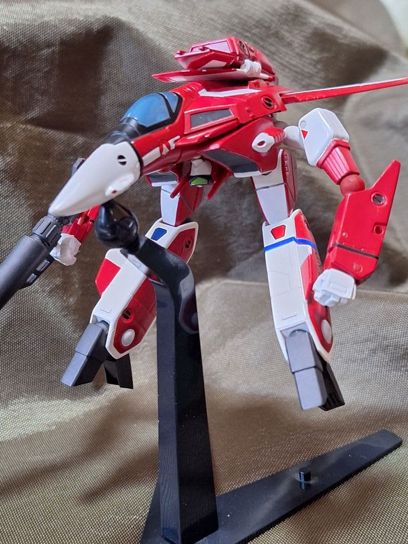 【可変！】三段変形バルキリー　リボルテック