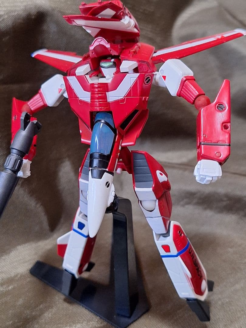 【可変！】三段変形バルキリー　リボルテック