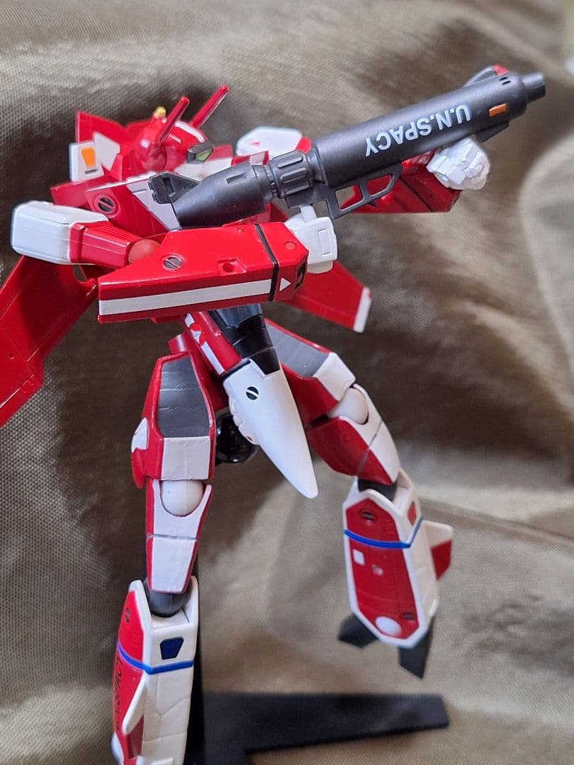 【可変！】三段変形バルキリー　リボルテック