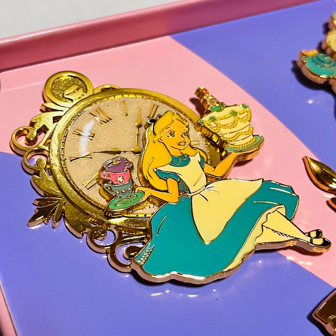 ディズニーストア　不思議の国のアリス　70周年　ピンバッジセット