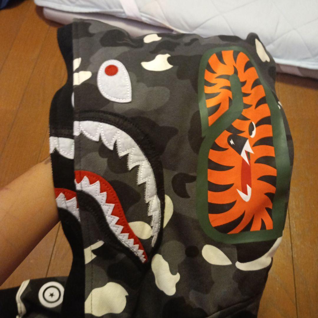 カモフラージュ柄 シャークデザイン パーカーSHEINで買いました - メルカリ