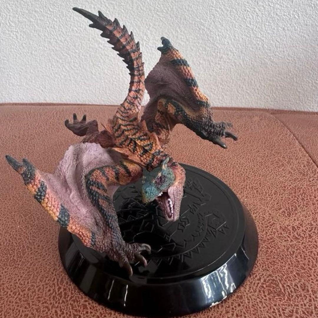 モンスターハンター　スタンダードモデル　９体　まとめ売り　フィギュア