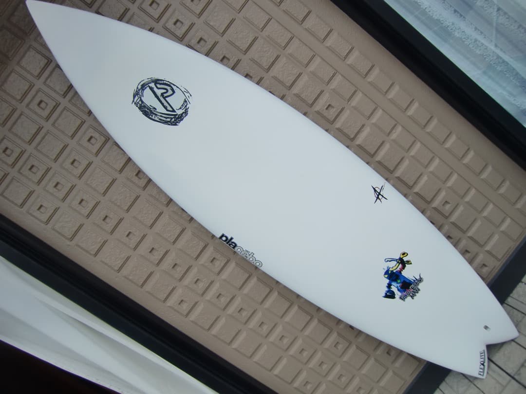 訳ありプレセボ PLACEBO サーフボード - メルカリ