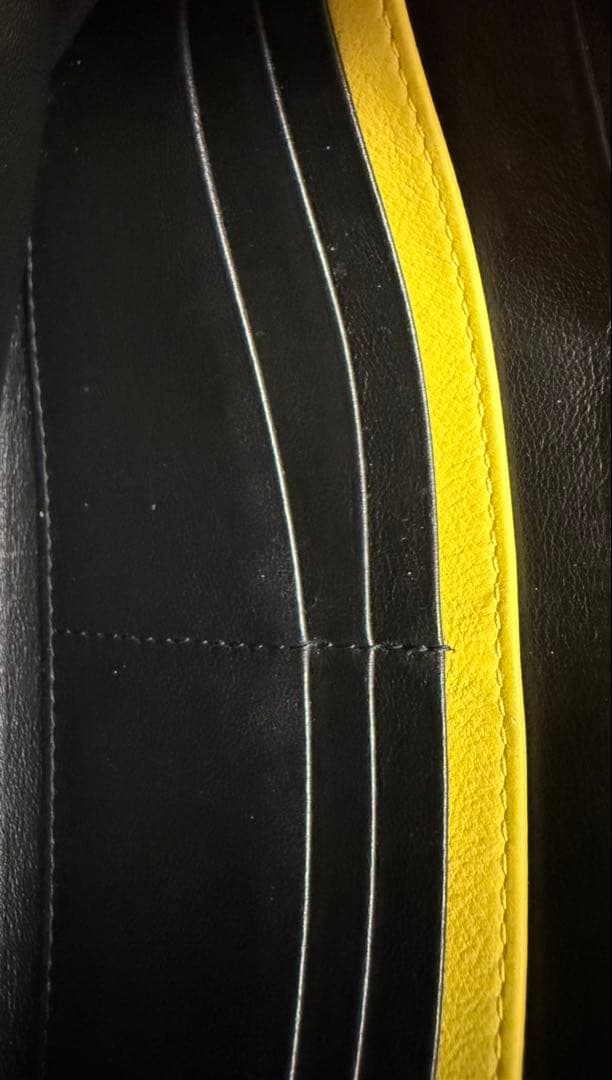 限定レア Dior 長財布 KAWSコラボ ビーレザー ロングジップ 黒【美品