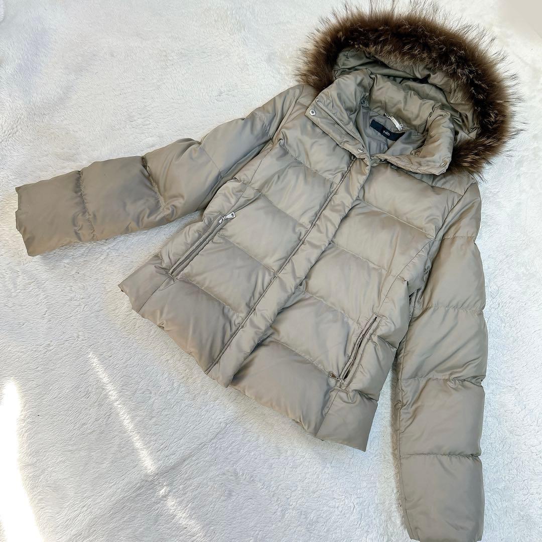 イネド　オリーブグリーン ダウンジャケット ファー付き　大きいサイズ セール】 《大きいサイズ》ミドル丈 フェイクファーフードミドルダウン