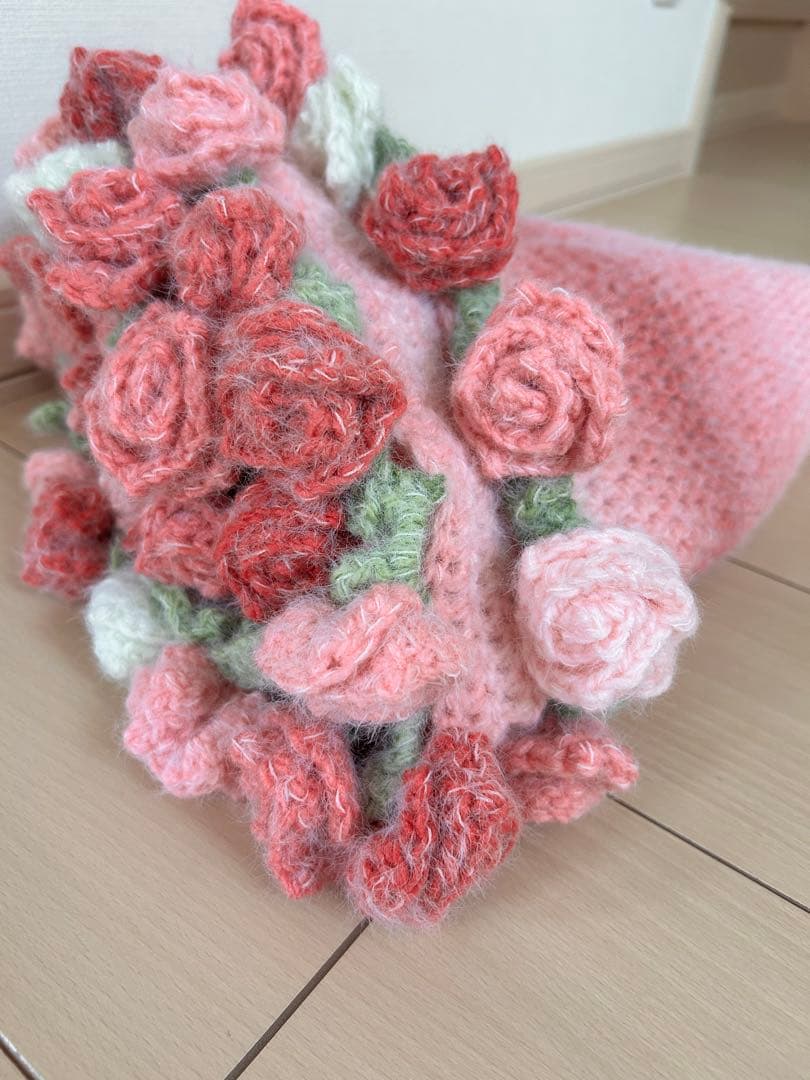 バラ 花束ブランケット グラデーション 赤 ピンク 白花束 - メルカリ