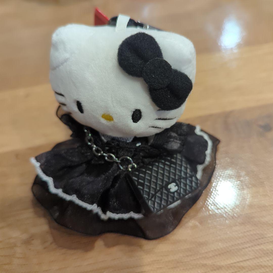 ハローキティ キーホルダー 黒ドレス バッグ 新品 サンリオ - メルカリ