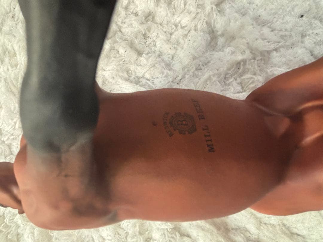 ベスウィック BESWICK 競走馬 ミルリーフ 木台付き フィギュア 陶器