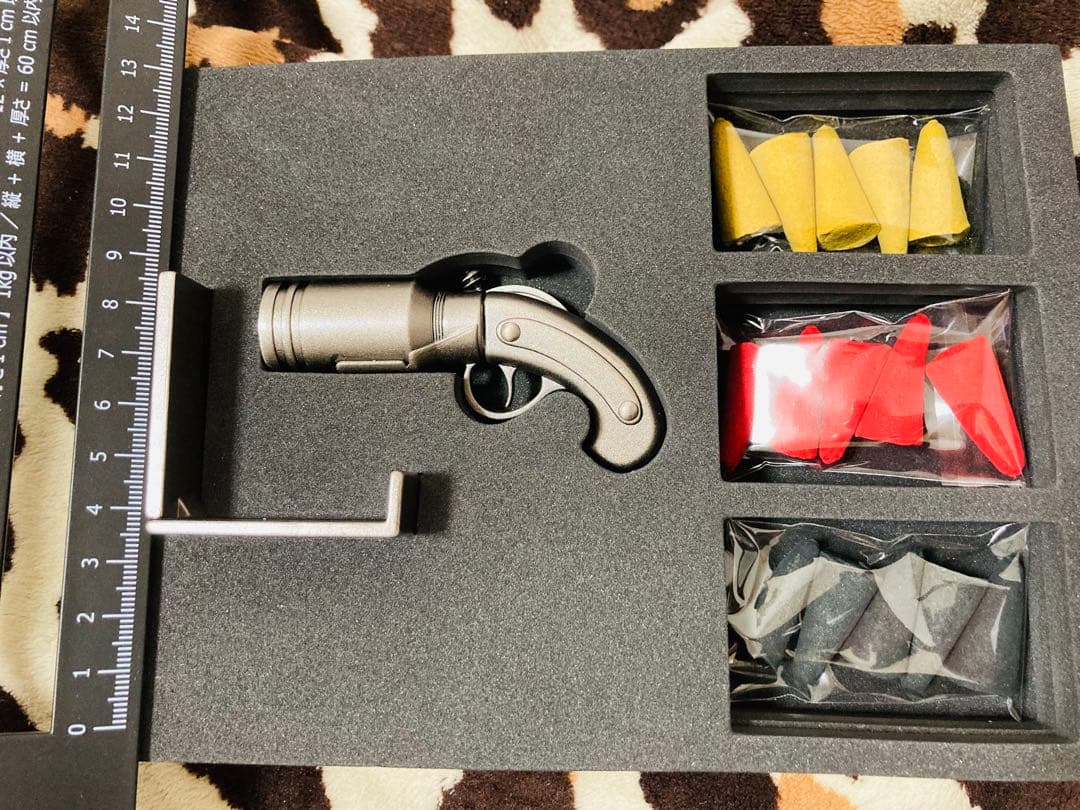 未使用 進撃の巨人展FINAL 信煙弾型お香立て長距離索敵陣形 お香 アロマ