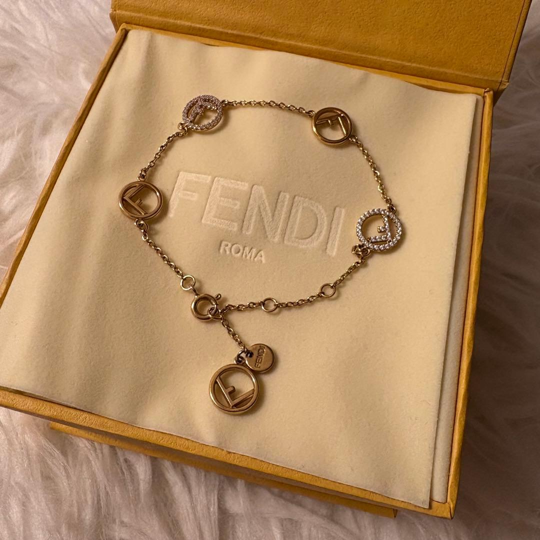 FENDI エフイズフェンディ ブレスレット ゴールド - メルカリ