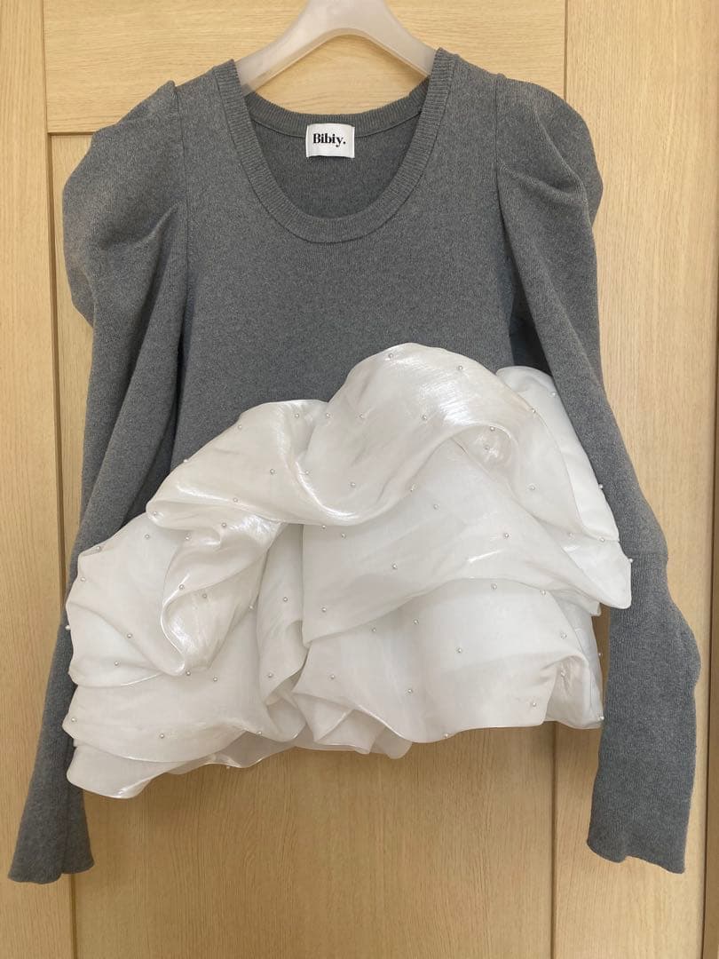 《ブランドネームタグあり》Bibiy. AMELIE PEPURAMU KNIT