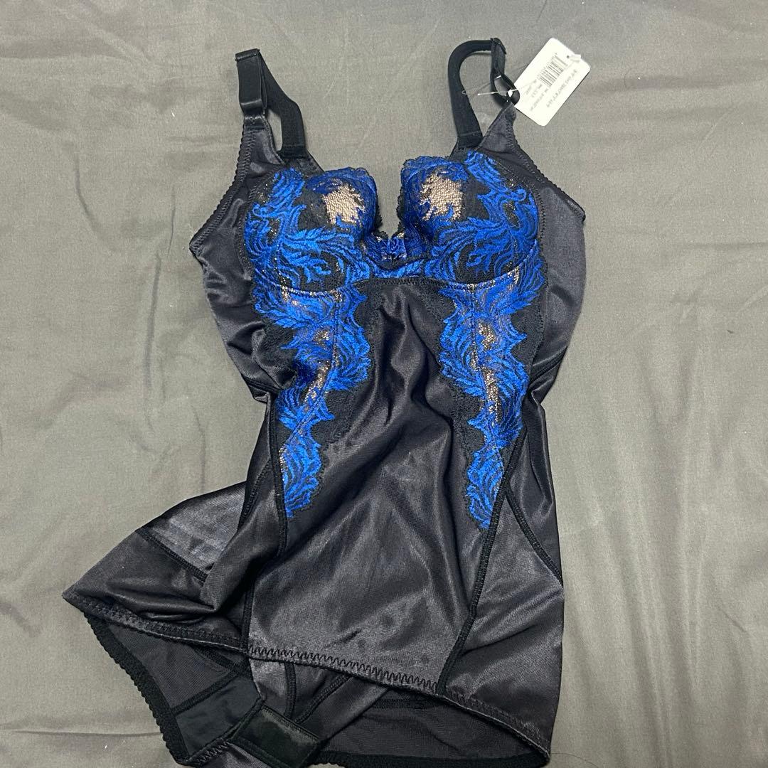 カーヴィシャス フルカップボディスーツ ブラック / C60 マルコ - メルカリ