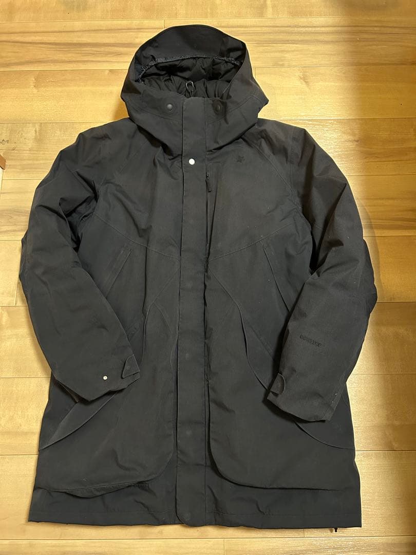 GOLDWIN】HOODED SPUR GORE-TEX DOWN COAT - メルカリ