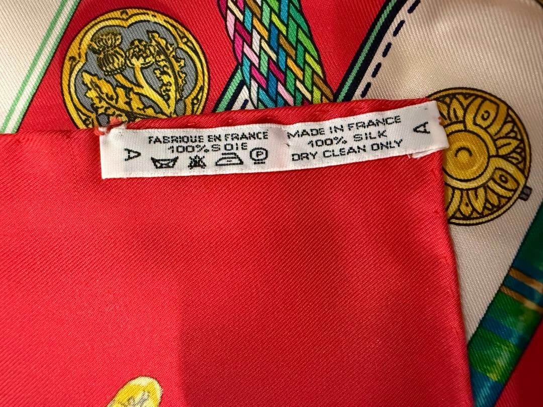 エルメス HERMES スカーフ カレ90 Petite main お針子さん - メルカリ