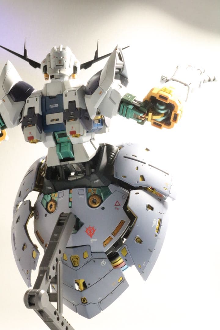 RGジオング、全塗装完成品