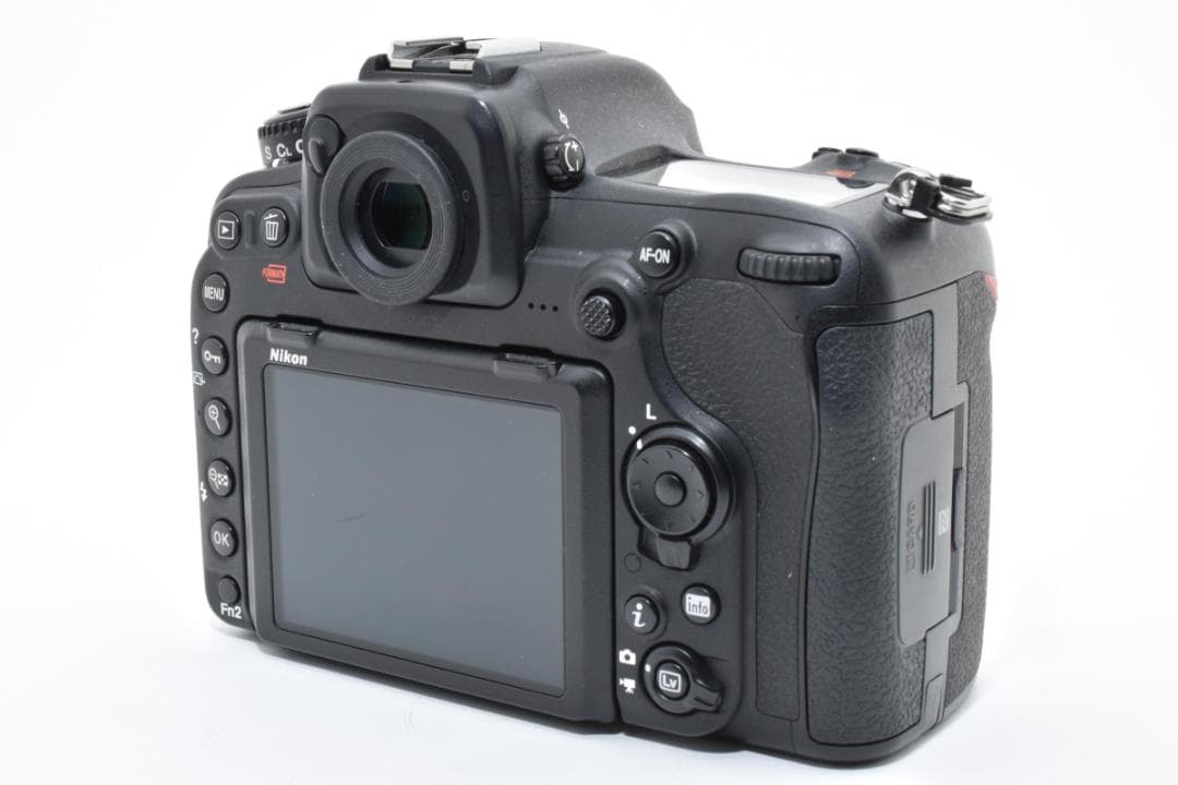 美品 ニコン　Nikon 500 ボディ 《ショット数20586回》1536