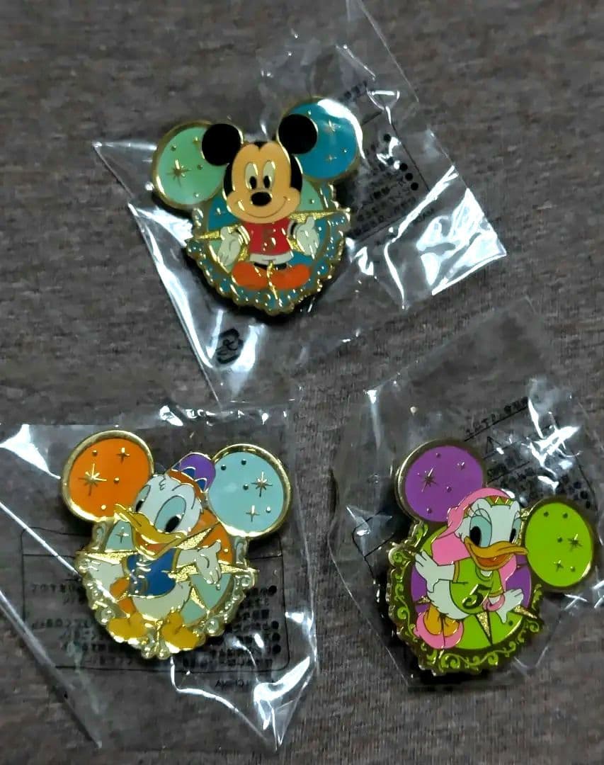 東京ディズニーリゾート ピンバッジ 3個セット - メルカリ