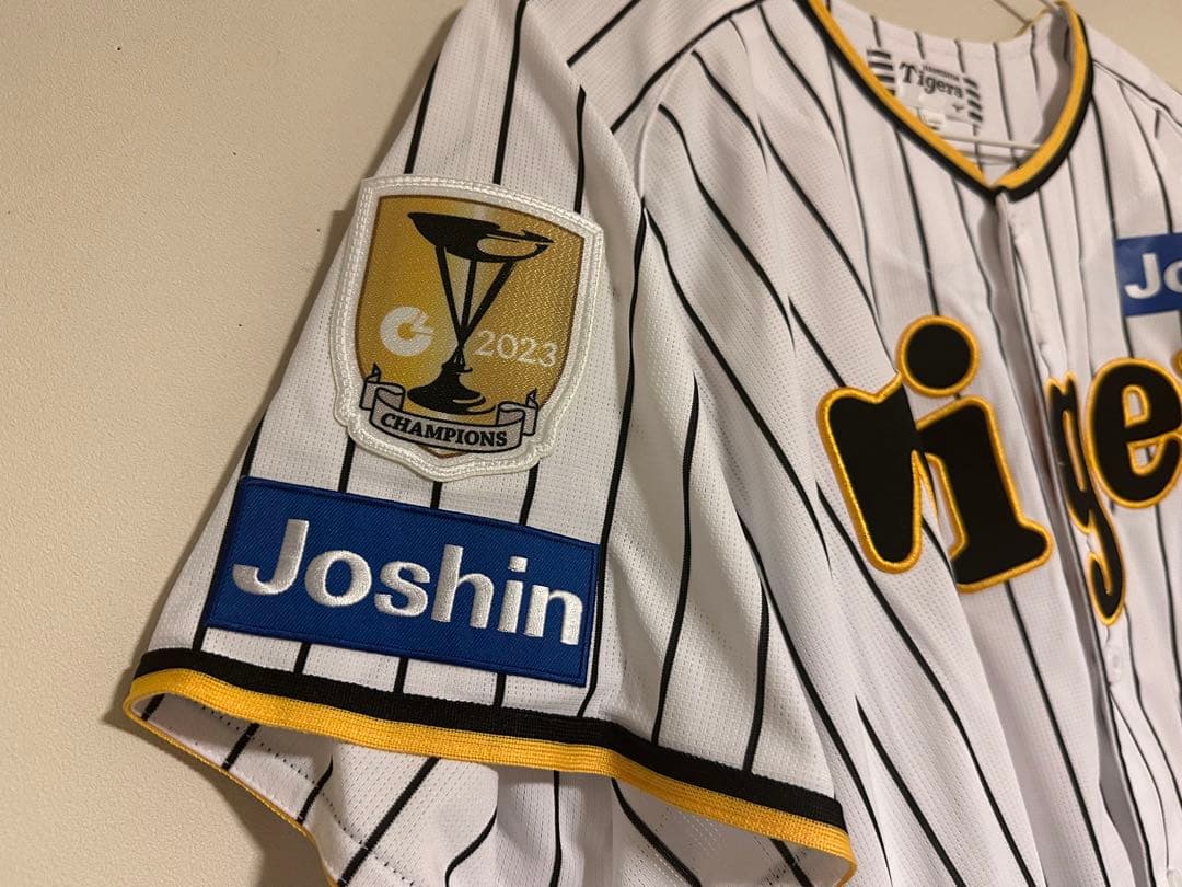 阪神タイガース 近本光司 チャンピオンエンブレム レプリカユニホーム