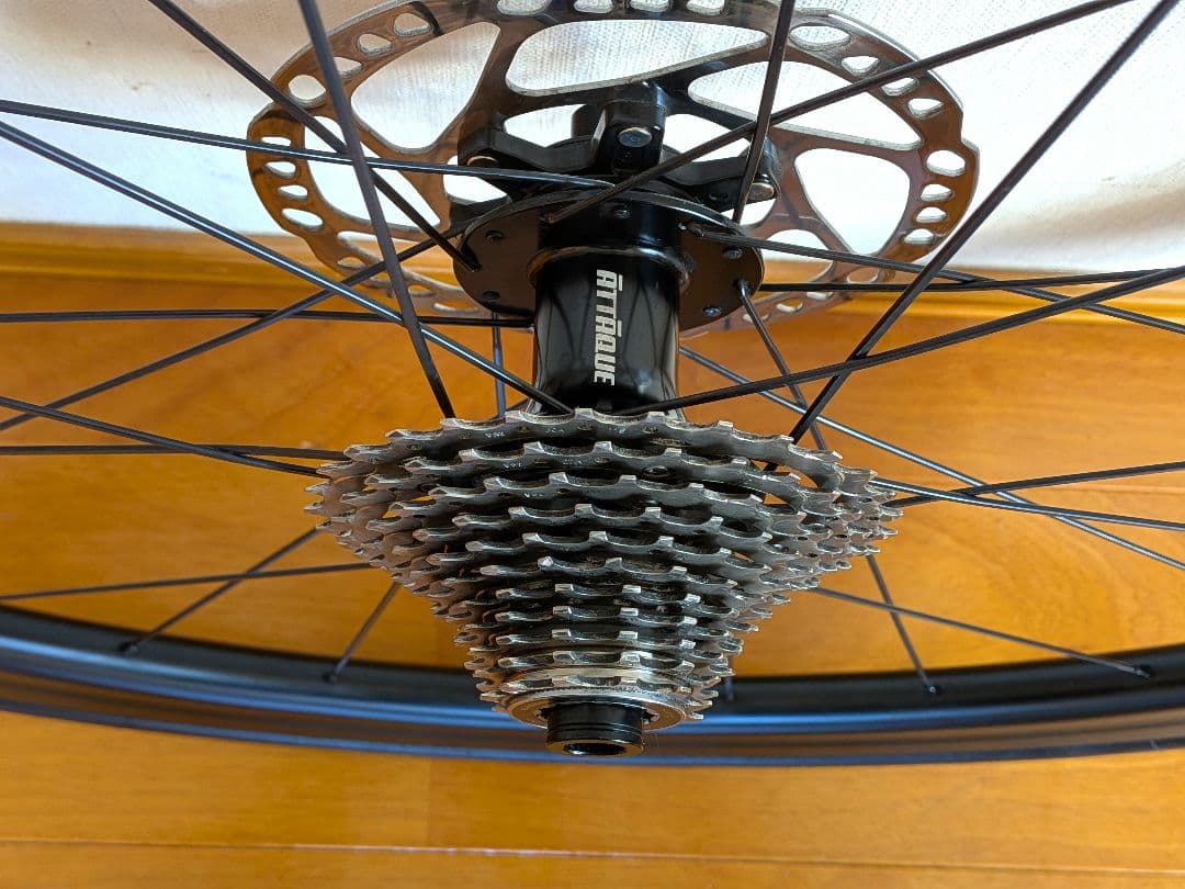 大幅値下】GUSTO アタッキ 45mmカーボン 11速スプロケ付 ディスク用