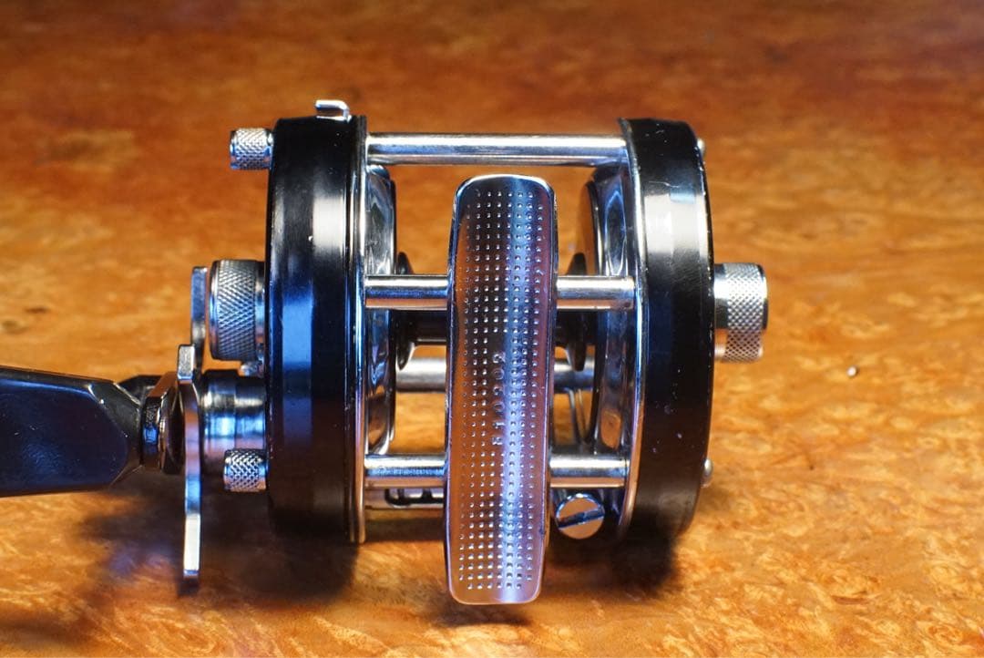 ABU アンバサダー 5001 C メンテ済 フレーム修正済 - メルカリ