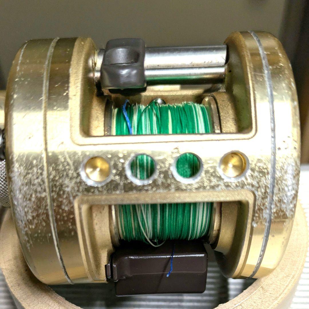 カルカッタXT201 ベイトリール シマノ バス釣り 雷魚釣り ナマズ釣り