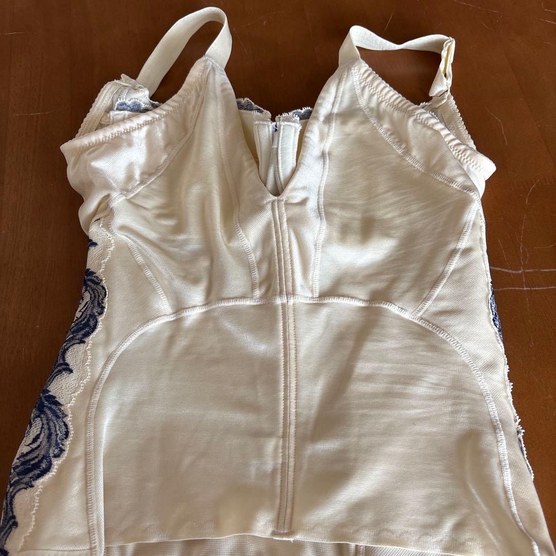 マルコ カーヴィシャス 1/2カップロングブラジャー C80 補正下着