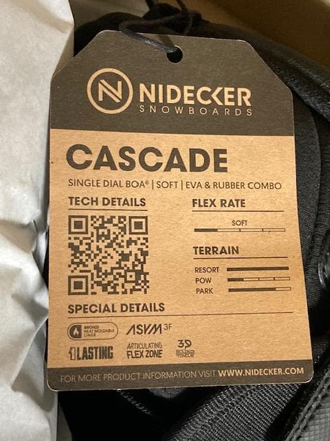 定価￥47300 半額以下 2024 ナイデッカー カスケード 27.5cm