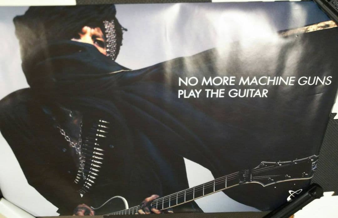 希少SUGIZOミリタリー大判ポスター黒服ギター黒ターバンX JAPANルナシー