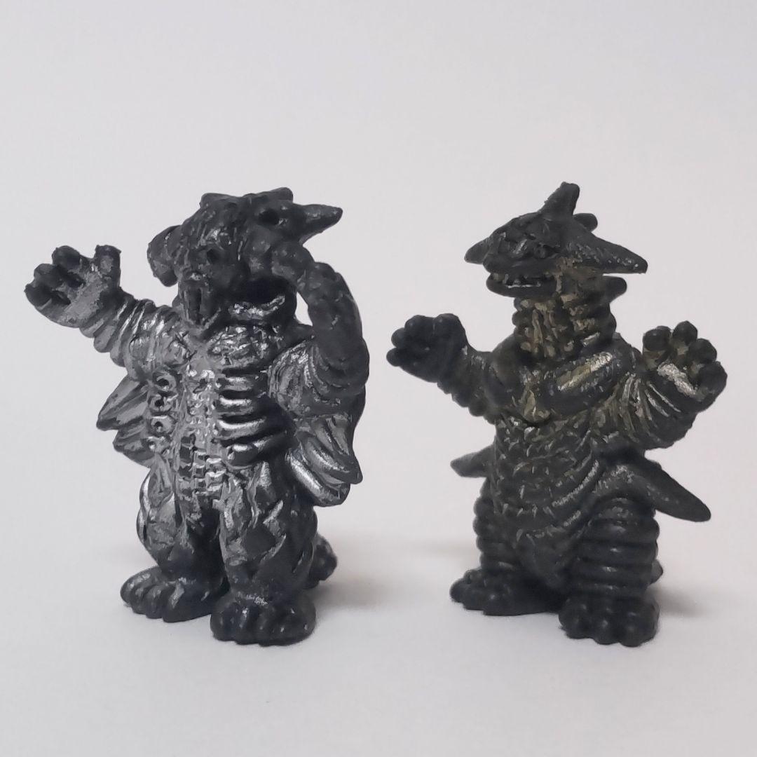 sasuさん用★コレ330,331　ウルトラマン怪獣消しゴム　デビロン＆ガモス黒