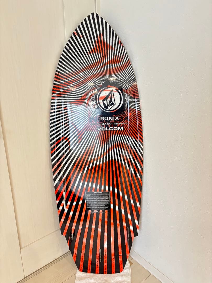 RONIX VOLCOM ウェイクサーフィンボード フィン付き VOLCOM
