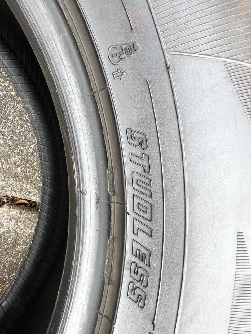 GOODYEAR STUDLESS (265/65/R17)4本セット