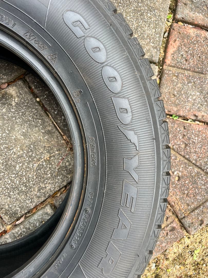 GOODYEAR STUDLESS (265/65/R17)4本セット
