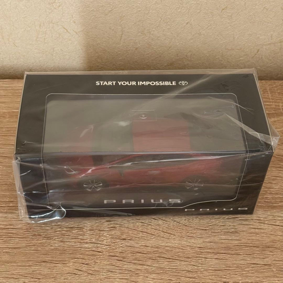 【非売品】トヨタ 新型プリウス エモーショナルレッドII 1/30ミニカー