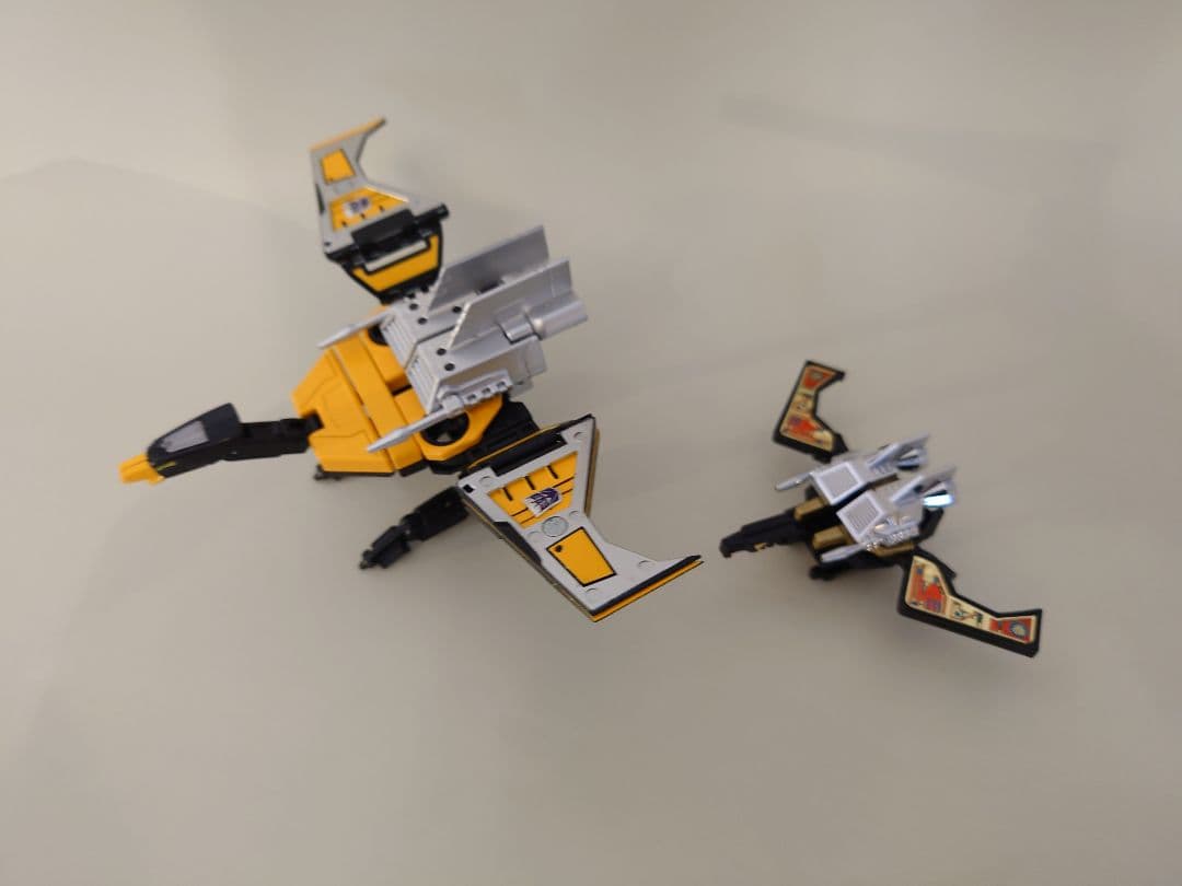 非正規　トランスフォーマー 　カセットロン「ヴォルチャー　バザード」２種セット